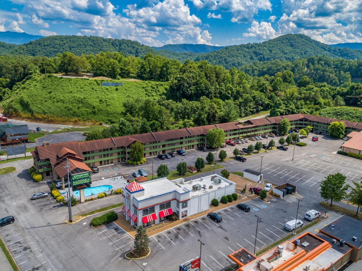 Days Inn By Wyndham Pigeon Forge South Экстерьер фото