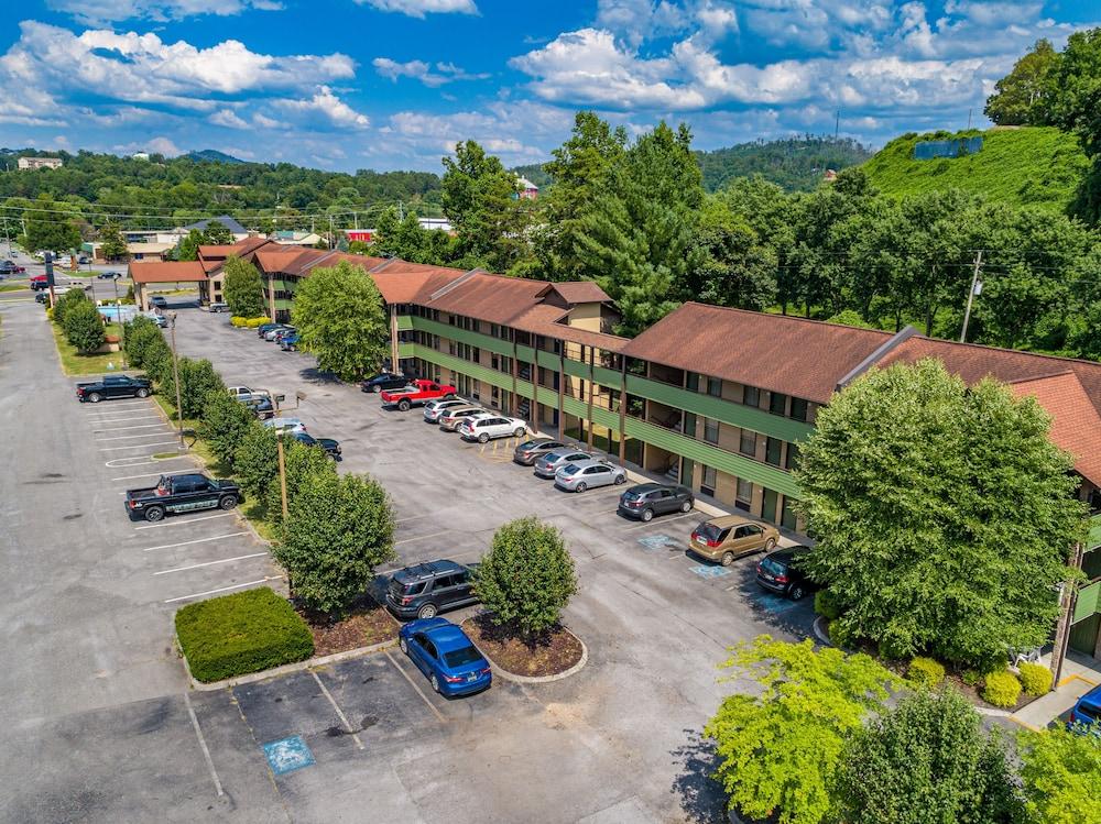 Days Inn By Wyndham Pigeon Forge South Экстерьер фото