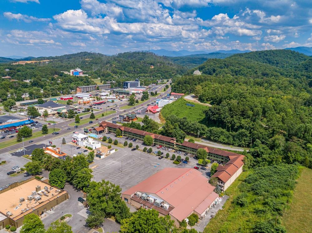 Days Inn By Wyndham Pigeon Forge South Экстерьер фото