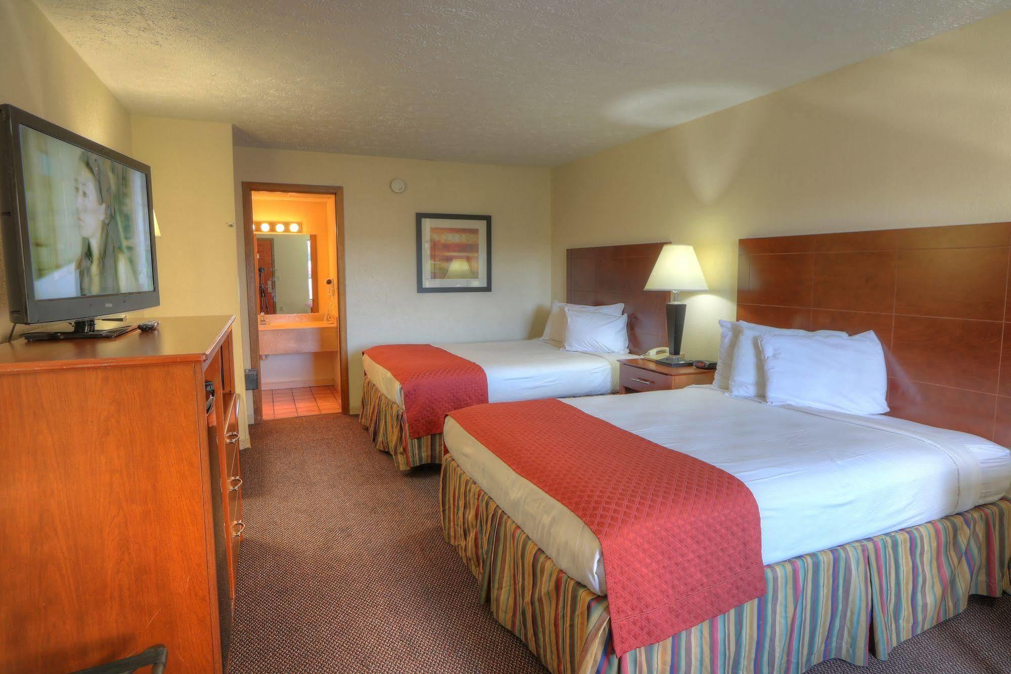 Days Inn By Wyndham Pigeon Forge South Экстерьер фото