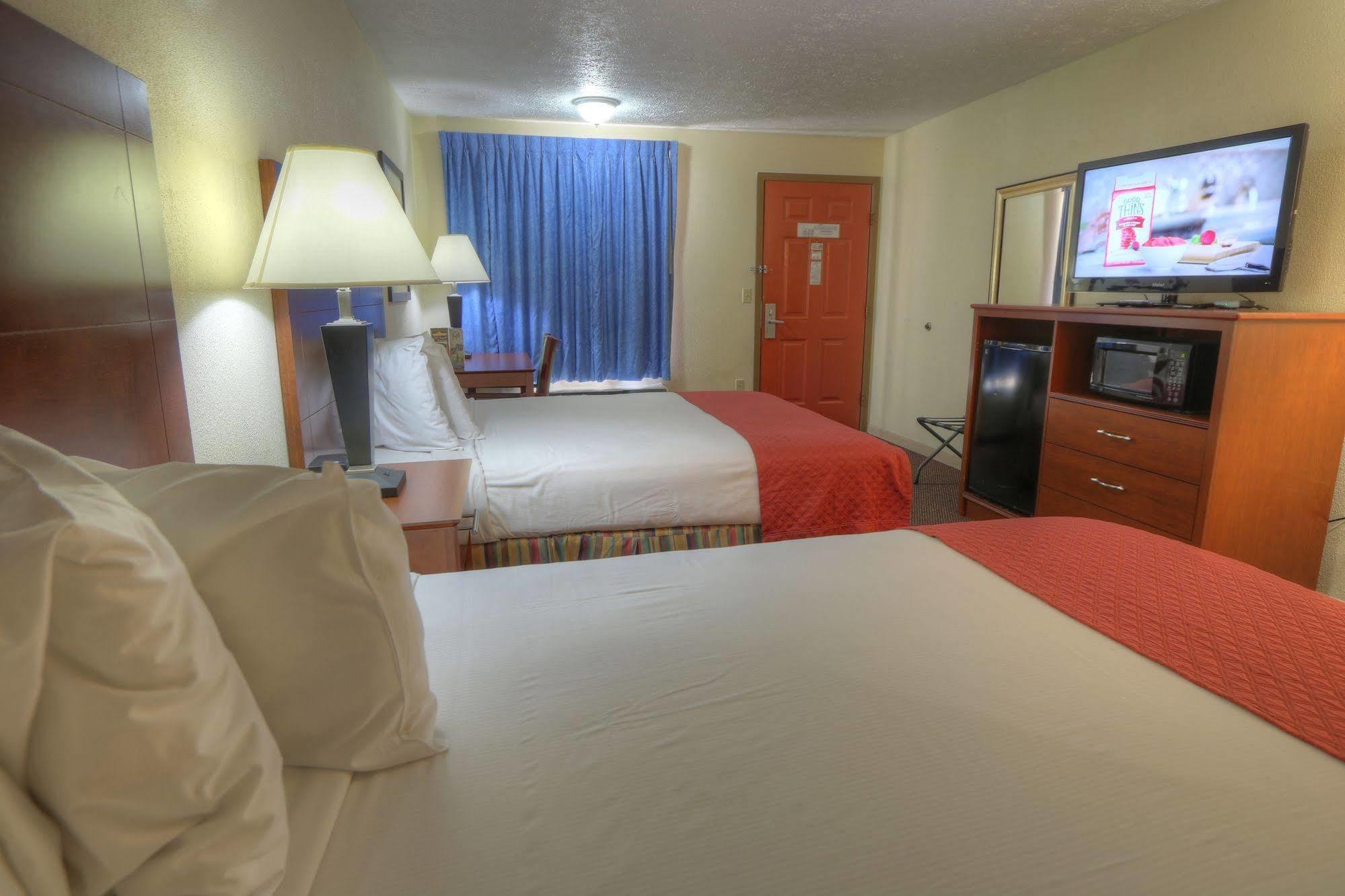 Days Inn By Wyndham Pigeon Forge South Экстерьер фото