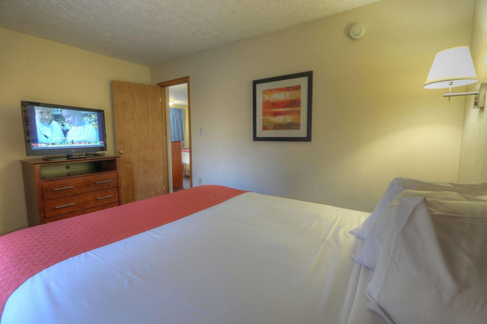 Days Inn By Wyndham Pigeon Forge South Экстерьер фото